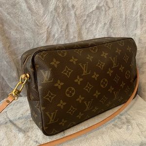 Louis Vuitton Trousse Toilette 28 clutch handbag